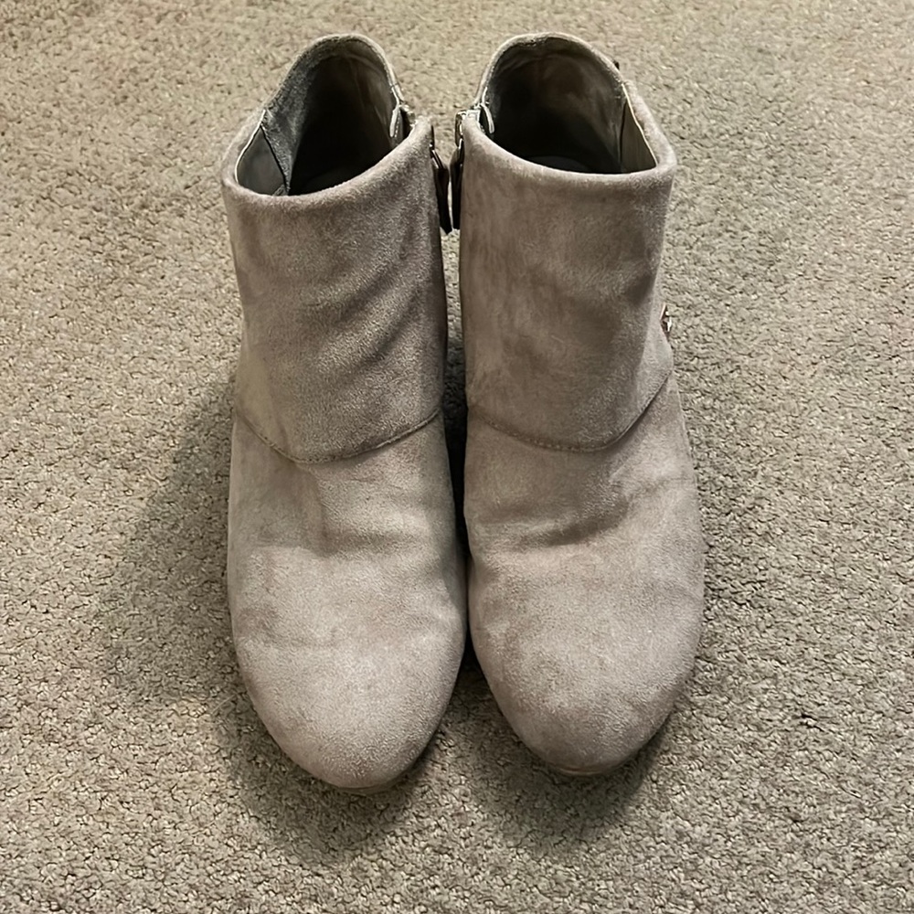 Dr. Scholl’s Taupe Wedge Shoes
